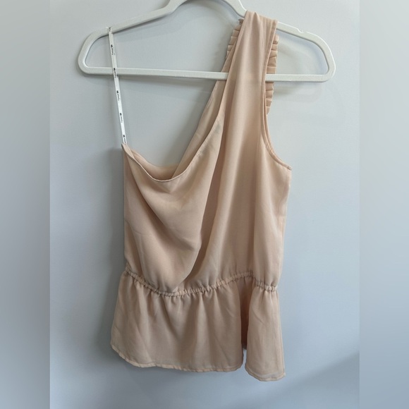 Forever 21 Soft Beige one shoulder Blouse Medium NWOT - Picture 3 of 7